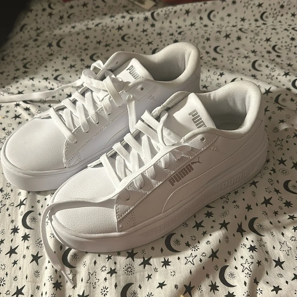 puma women’s smash platform v3 sneakers - Picture 1 of 4
